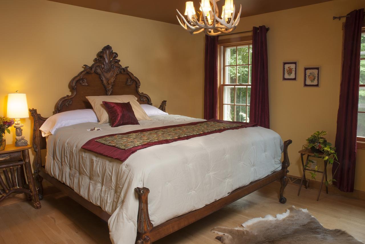 Hidden Serenity Bed And Breakfast West Bend Quarto foto